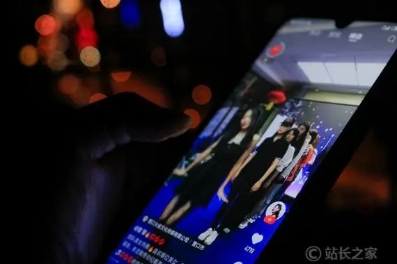 快手怎么下载创作者赚钱？